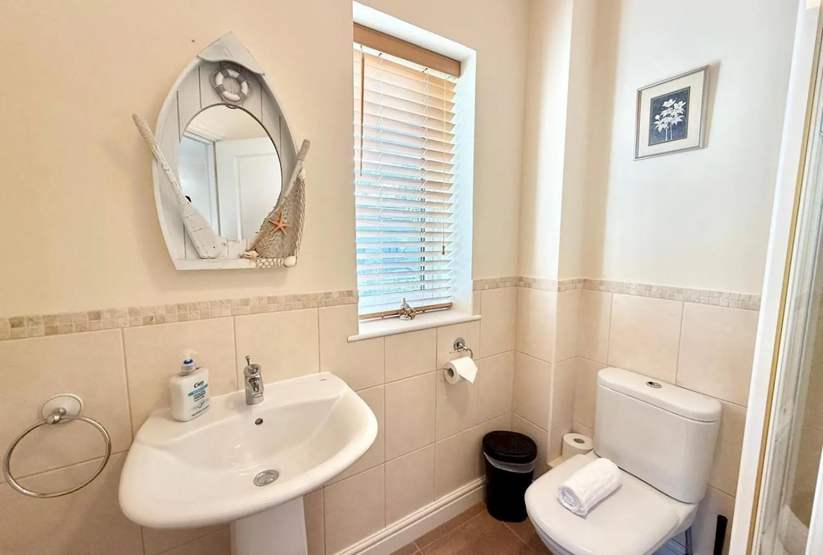 Holiday home Pass The Keys Countryside Retreat In Reynoldston Gower, Sleeps 10 Villa