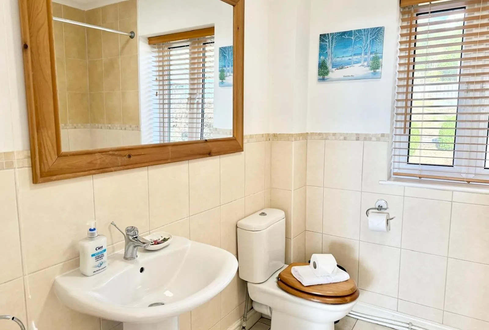 Holiday home Pass The Keys Countryside Retreat In Reynoldston Gower, Sleeps 10 Villa
