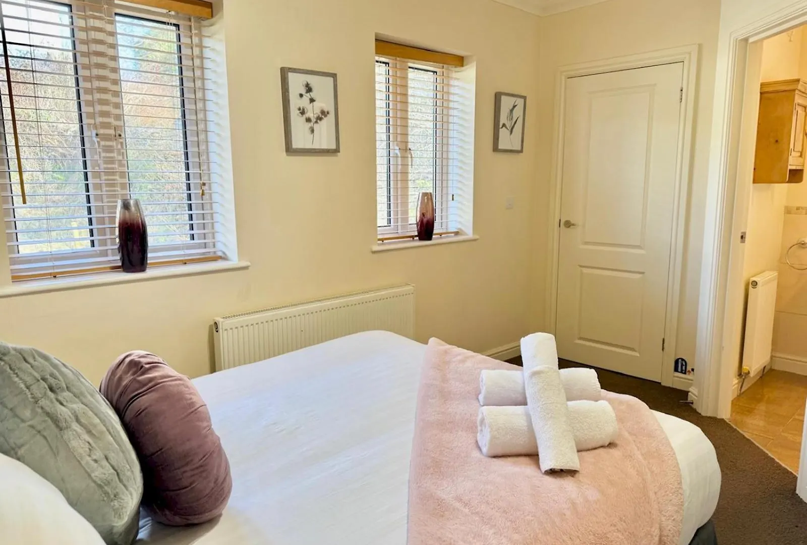 Pass The Keys Countryside Retreat In Reynoldston Gower, Sleeps 10 Villa Holiday home