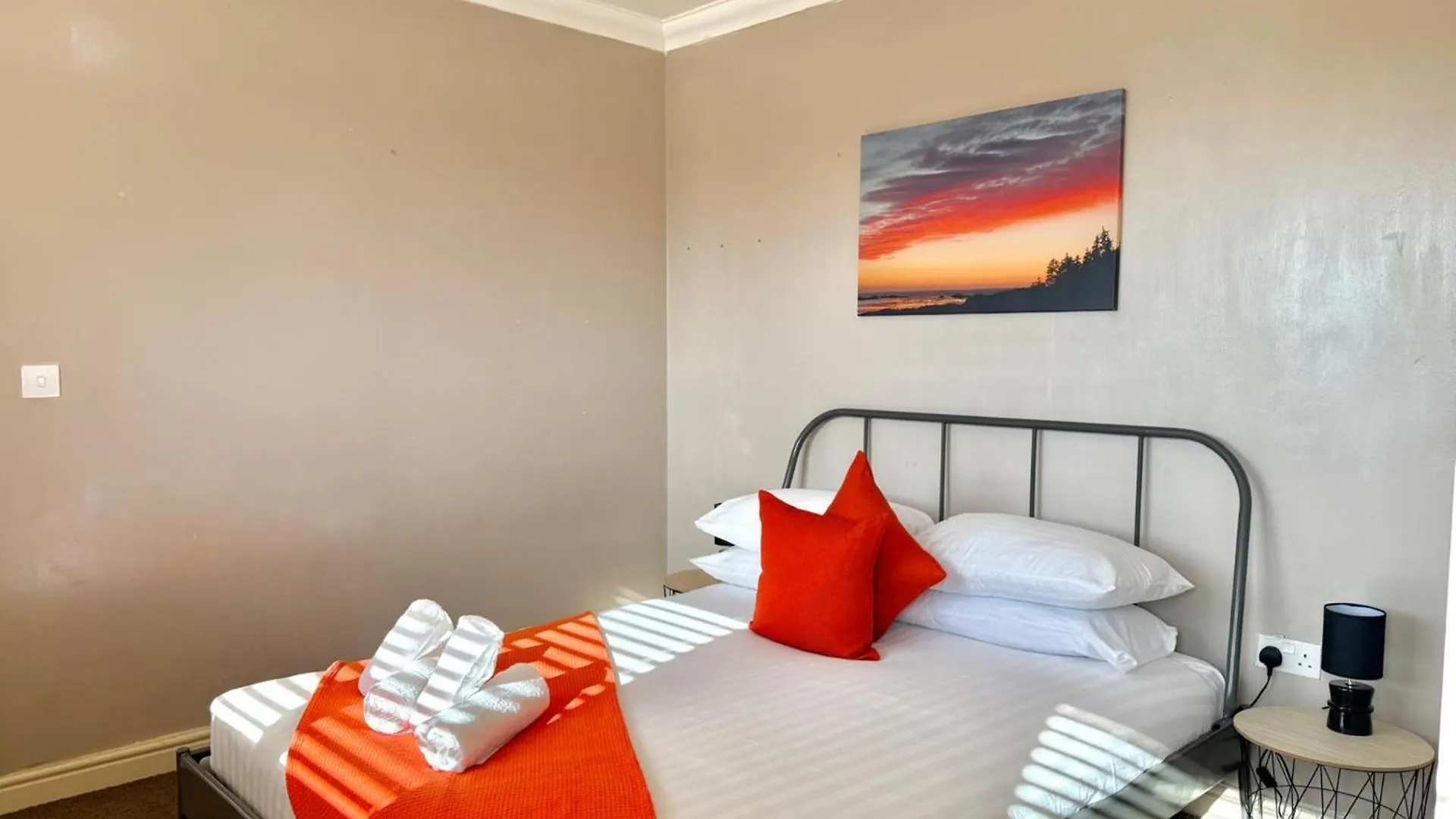 Pass The Keys Countryside Retreat In Reynoldston Gower, Sleeps 10 Villa Holiday home