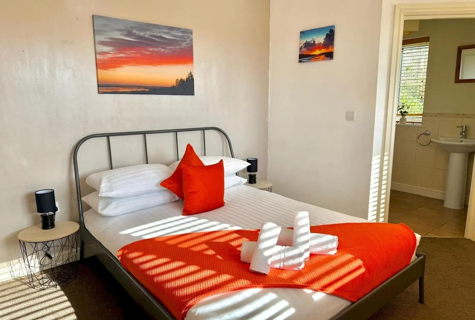 Pass The Keys Countryside Retreat In Reynoldston Gower, Sleeps 10 Villa 0*,